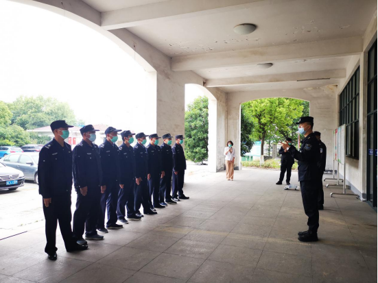練本領(lǐng) 筑防線(xiàn)—潤(rùn)州保安公司組織鎮(zhèn)江市第三人民醫(yī)院保安隊(duì)進(jìn)行反恐防暴技能培訓(xùn)