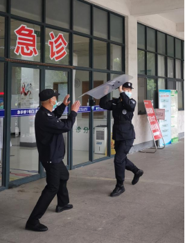 練本領(lǐng) 筑防線(xiàn)—潤(rùn)州保安公司組織鎮(zhèn)江市第三人民醫(yī)院保安隊(duì)進(jìn)行反恐防暴技能培訓(xùn)