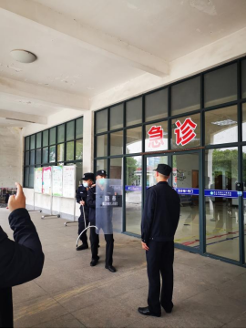練本領(lǐng) 筑防線(xiàn)—潤(rùn)州保安公司組織鎮(zhèn)江市第三人民醫(yī)院保安隊(duì)進(jìn)行反恐防暴技能培訓(xùn)